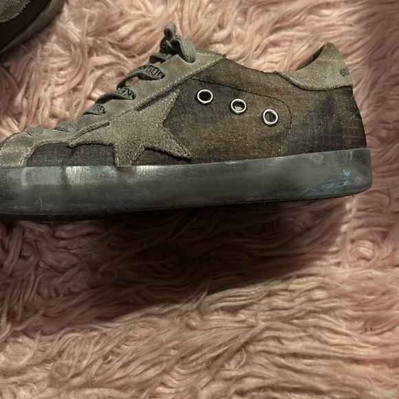 Golden goose worn in good condition! Camo size 6 ! Super cute - Picture 7 of 10